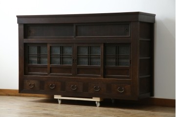 和製アンティーク　変わり型!　前面(檜材)　引き出し(欅材)　すっきりとした框の五尺水屋箪笥サイドボード　(R-086027)