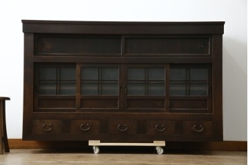 和製アンティーク　変わり型!　前面(檜材)　引き出し(欅材)　すっきりとした框の五尺水屋箪笥サイドボード　(R-086027)