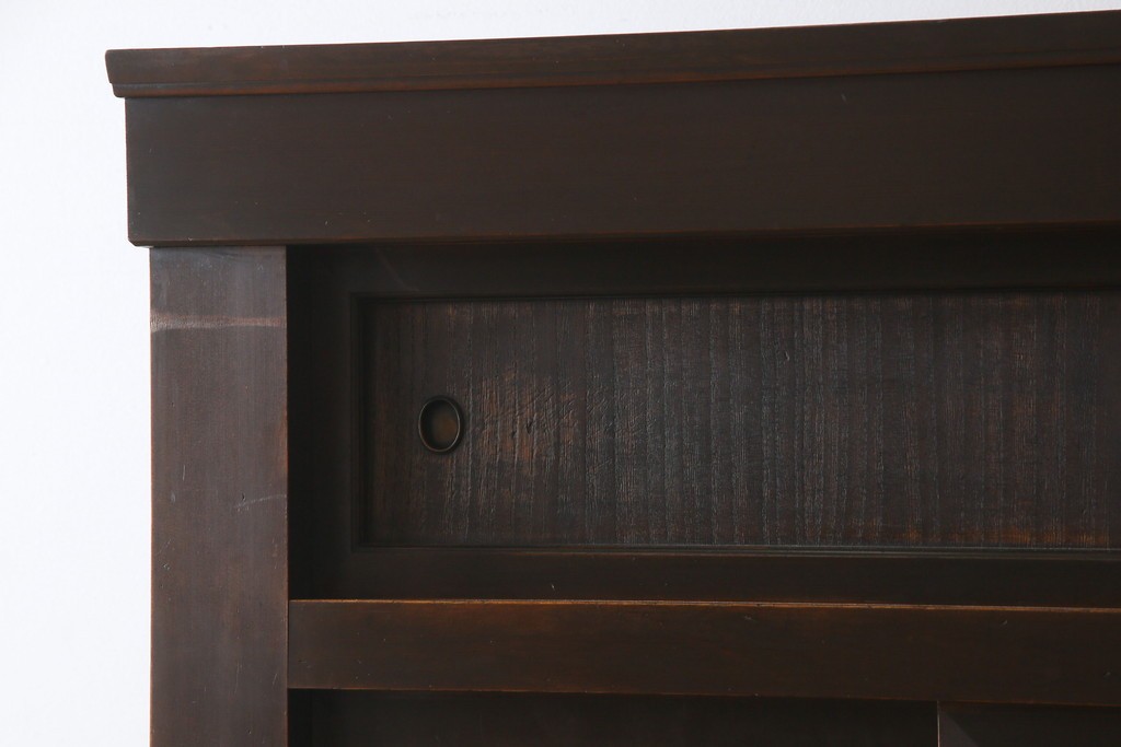 和製アンティーク　変わり型!　前面(檜材)　引き出し(欅材)　すっきりとした框の五尺水屋箪笥サイドボード　(R-086027)