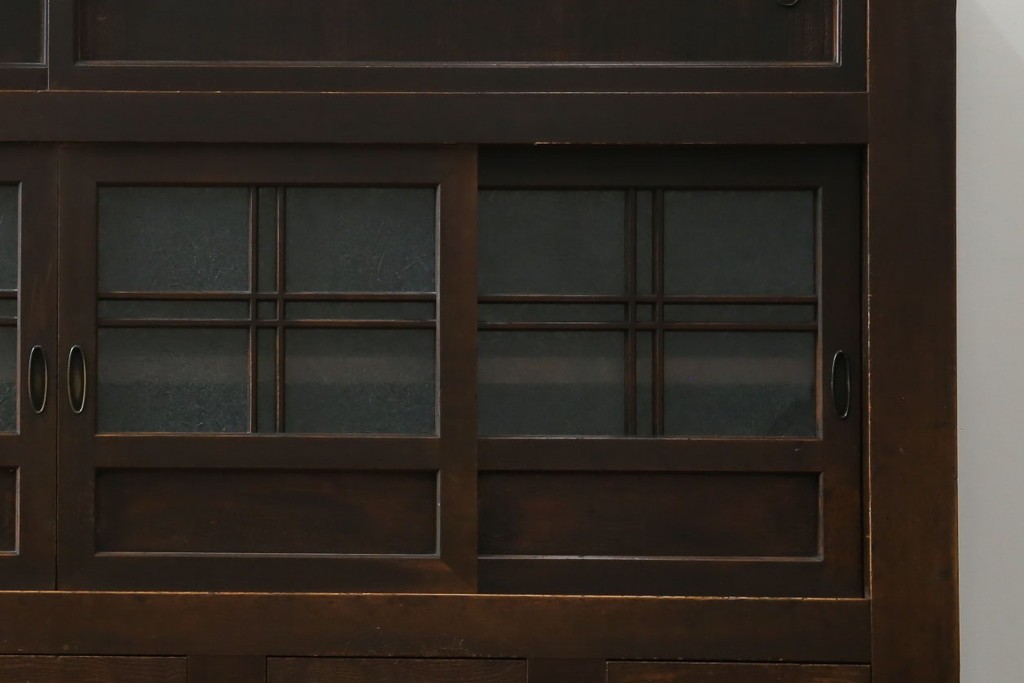 和製アンティーク　変わり型!　前面(檜材)　引き出し(欅材)　すっきりとした框の五尺水屋箪笥サイドボード　(R-086027)