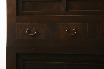 和製アンティーク　変わり型!　前面(檜材)　引き出し(欅材)　すっきりとした框の五尺水屋箪笥サイドボード　(R-086027)