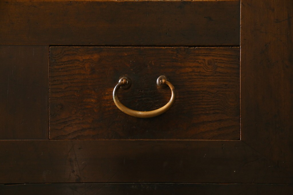 和製アンティーク　変わり型!　前面(檜材)　引き出し(欅材)　すっきりとした框の五尺水屋箪笥サイドボード　(R-086027)