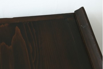 和製アンティーク　変わり型!　前面(檜材)　引き出し(欅材)　すっきりとした框の五尺水屋箪笥サイドボード　(R-086027)