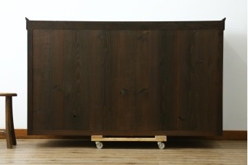 和製アンティーク　変わり型!　前面(檜材)　引き出し(欅材)　すっきりとした框の五尺水屋箪笥サイドボード　(R-086027)