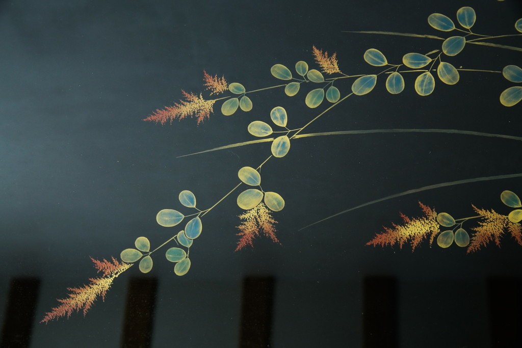 中古　美品　輪島塗り　天板に草花が描かれた座卓　定価約160万円　(R-086029)