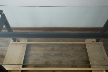 中古　美品　Cassina(カッシーナ)　LC6　スタイリッシュなガラストップのダイニングテーブル　定価約110万円　(R-086030)