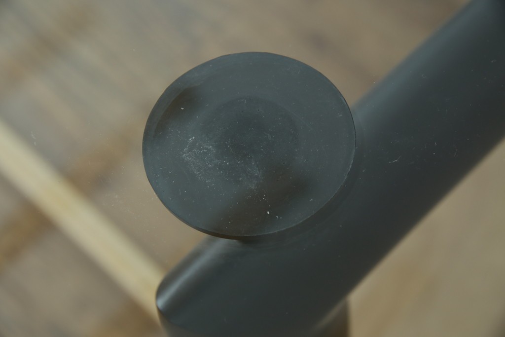 中古　美品　Cassina(カッシーナ)　LC6　スタイリッシュなガラストップのダイニングテーブル　定価約110万円　(R-086030)