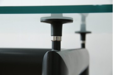 中古　美品　Cassina(カッシーナ)　LC6　スタイリッシュなガラストップのダイニングテーブル　定価約110万円　(R-086030)