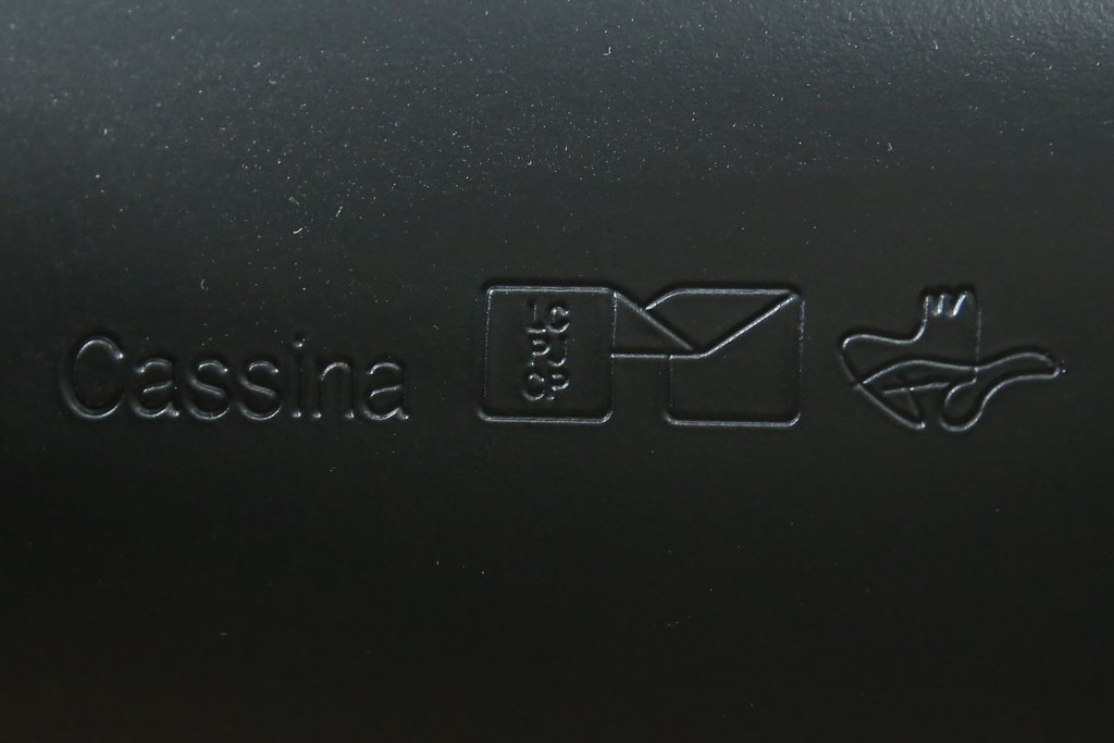 中古　美品　Cassina(カッシーナ)　LC6　スタイリッシュなガラストップのダイニングテーブル　定価約110万円　(R-086030)