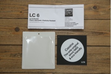 中古　美品　Cassina(カッシーナ)　LC6　スタイリッシュなガラストップのダイニングテーブル　定価約110万円　(R-086030)