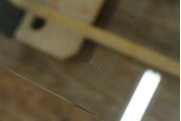 中古　美品　Cassina(カッシーナ)　LC6　スタイリッシュなガラストップのダイニングテーブル　定価約110万円　(R-086030)