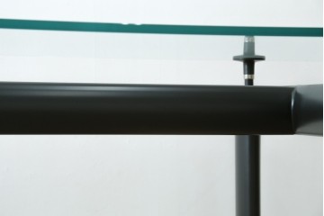中古　美品　Cassina(カッシーナ)　LC6　スタイリッシュなガラストップのダイニングテーブル　定価約110万円　(R-086030)