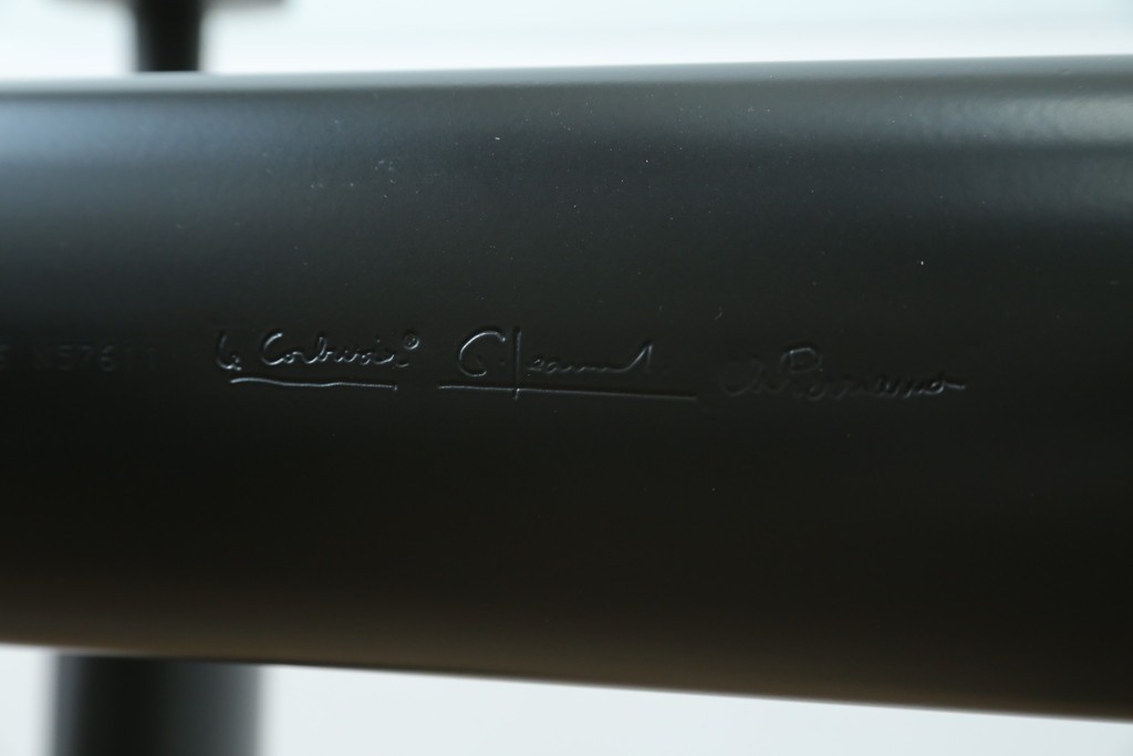 中古　美品　Cassina(カッシーナ)　LC6　スタイリッシュなガラストップのダイニングテーブル　定価約110万円　(R-086030)