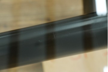 中古　美品　Cassina(カッシーナ)　LC6　スタイリッシュなガラストップのダイニングテーブル　定価約110万円　(R-086030)