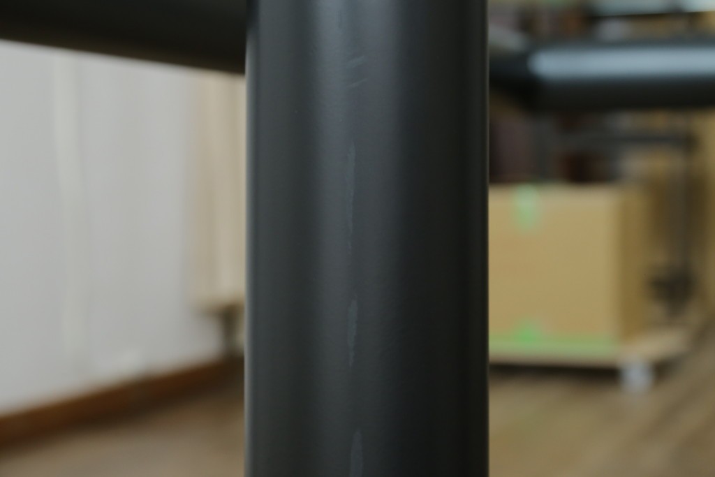 中古　美品　Cassina(カッシーナ)　LC6　スタイリッシュなガラストップのダイニングテーブル　定価約110万円　(R-086030)