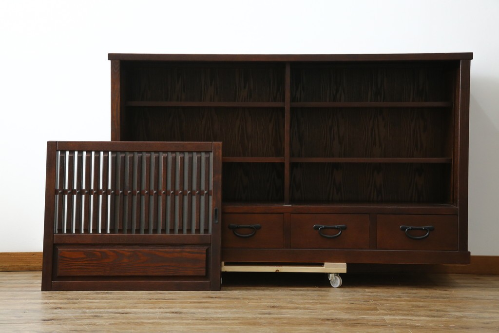 中古　美品　高級品　タモ材　職人手作りの水屋箪笥サイドボード　(R-086031)