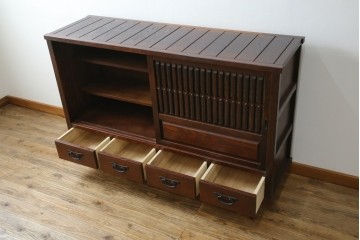 中古　美品　高級品　タモ材　職人手作りの水屋箪笥サイドボード　(R-086031)