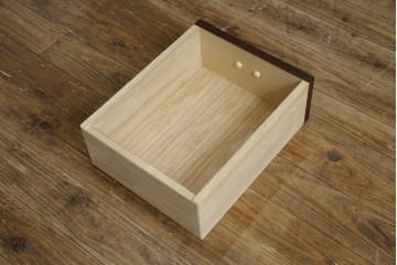 中古　美品　高級品　タモ材　職人手作りの水屋箪笥サイドボード　(R-086031)