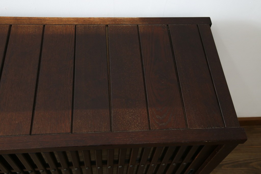 中古　美品　高級品　タモ材　職人手作りの水屋箪笥サイドボード　(R-086031)