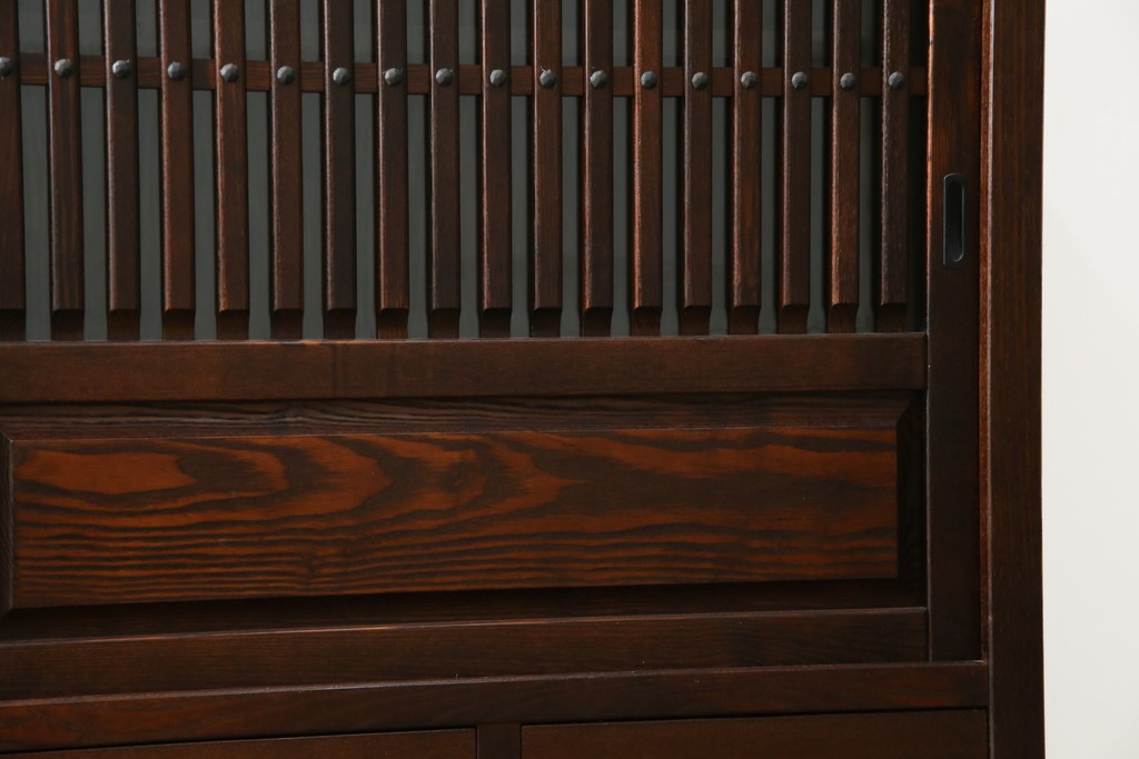 中古　美品　高級品　タモ材　職人手作りの水屋箪笥サイドボード　(R-086031)