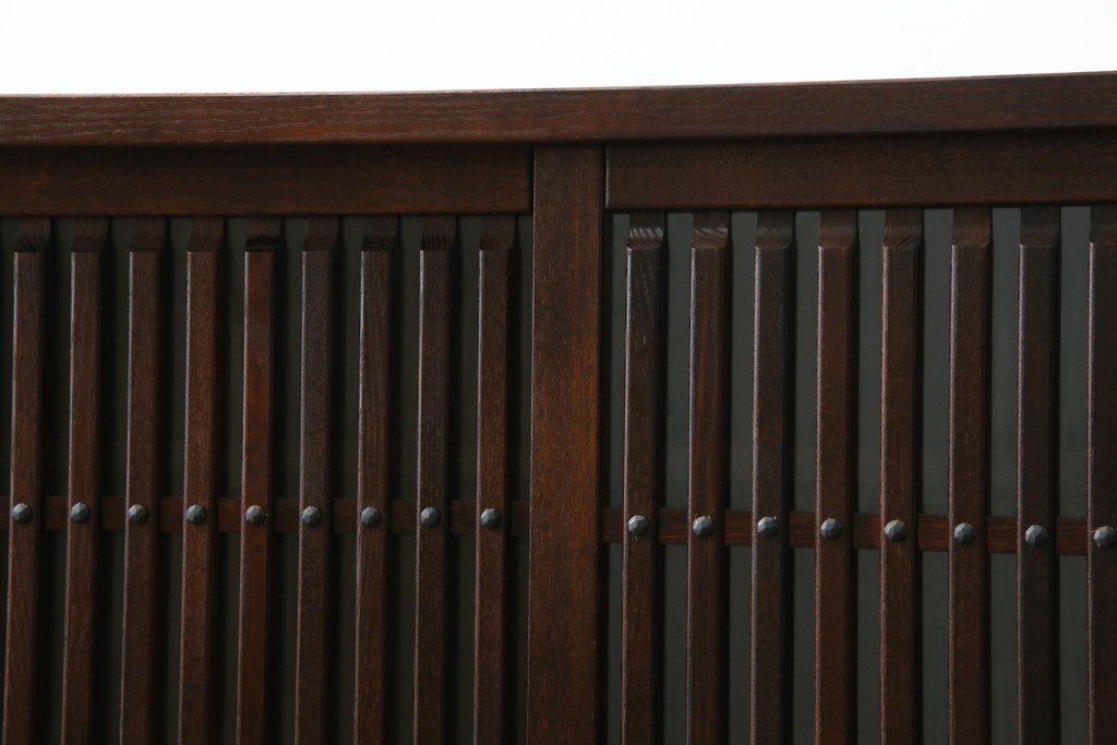 中古　美品　高級品　タモ材　職人手作りの水屋箪笥サイドボード　(R-086031)