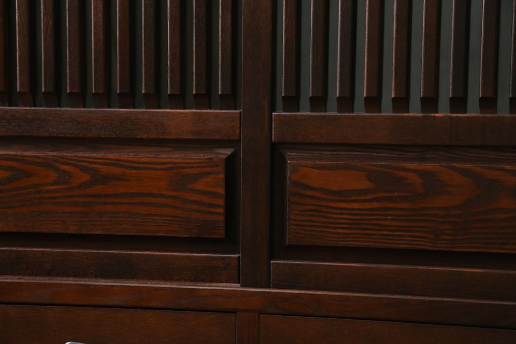 中古　美品　高級品　タモ材　職人手作りの水屋箪笥サイドボード　(R-086031)