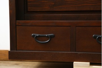 中古　美品　高級品　タモ材　職人手作りの水屋箪笥サイドボード　(R-086031)