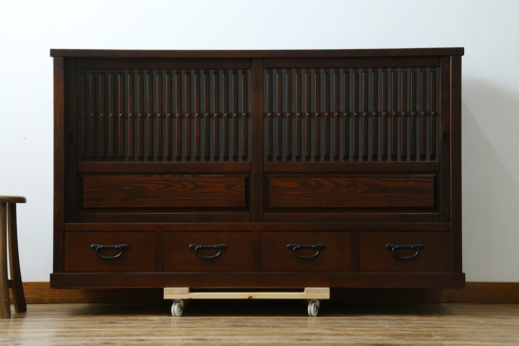 中古　美品　高級品　タモ材　職人手作りの水屋箪笥サイドボード　(R-086031)