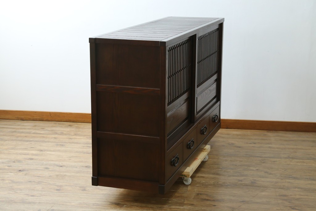 中古　美品　高級品　タモ材　職人手作りの水屋箪笥サイドボード　(R-086031)