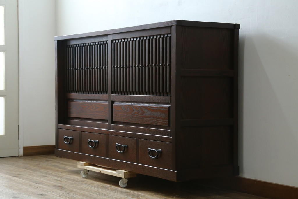 中古　美品　高級品　タモ材　職人手作りの水屋箪笥サイドボード　(R-086031)