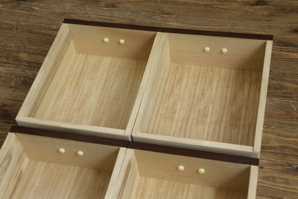 中古　美品　高級品　タモ材　職人手作りの水屋箪笥サイドボード　(R-086031)