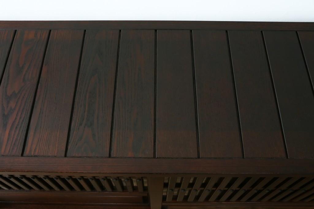 中古　美品　高級品　タモ材　職人手作りの水屋箪笥サイドボード　(R-086031)