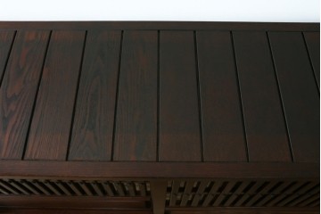 中古　美品　高級品　タモ材　職人手作りの水屋箪笥サイドボード　(R-086031)