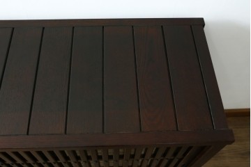 中古　美品　高級品　タモ材　職人手作りの水屋箪笥サイドボード　(R-086031)