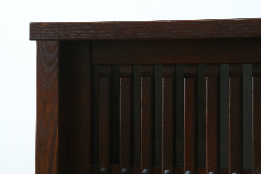 中古　美品　高級品　タモ材　職人手作りの水屋箪笥サイドボード　(R-086031)