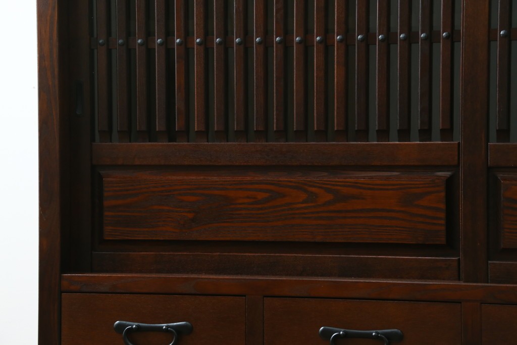 中古　美品　高級品　タモ材　職人手作りの水屋箪笥サイドボード　(R-086031)