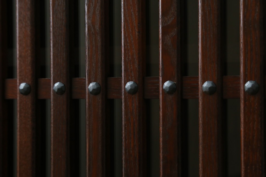 中古　美品　高級品　タモ材　職人手作りの水屋箪笥サイドボード　(R-086031)