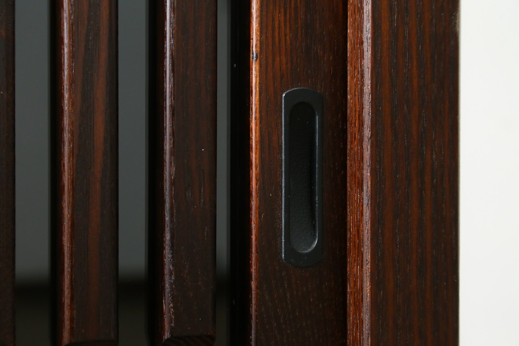 中古　美品　高級品　タモ材　職人手作りの水屋箪笥サイドボード　(R-086031)