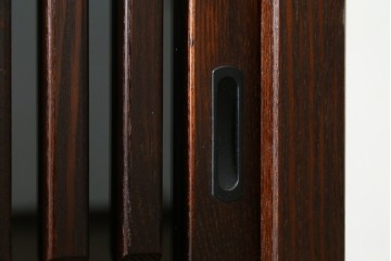 中古　美品　高級品　タモ材　職人手作りの水屋箪笥サイドボード　(R-086031)