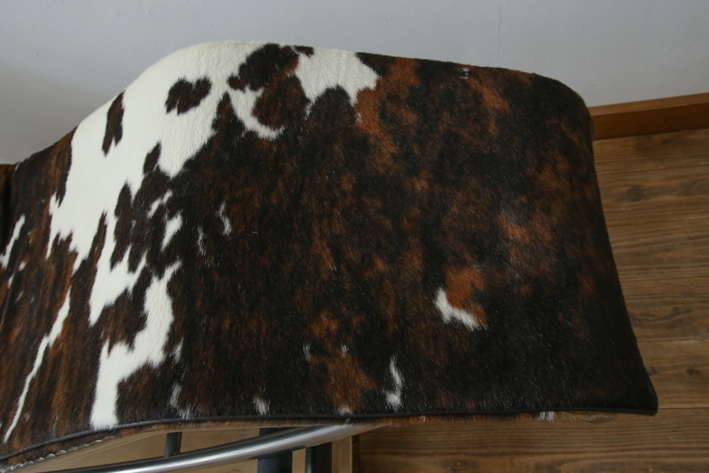 中古　美品　Cassina(カッシーナ)　本革　Le Corbusier(ル・コルビュジエ)が生んだ名作、LC4シェーズロング　定価約133万円　(R-086032)