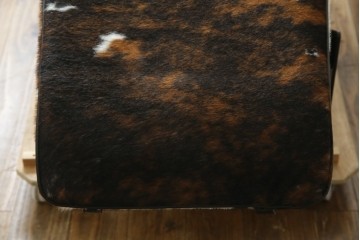 中古　美品　Cassina(カッシーナ)　本革　Le Corbusier(ル・コルビュジエ)が生んだ名作、LC4シェーズロング　定価約133万円　(R-086032)