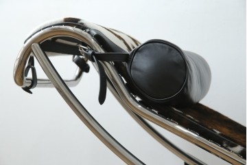 中古　美品　Cassina(カッシーナ)　本革　Le Corbusier(ル・コルビュジエ)が生んだ名作、LC4シェーズロング　定価約133万円　(R-086032)