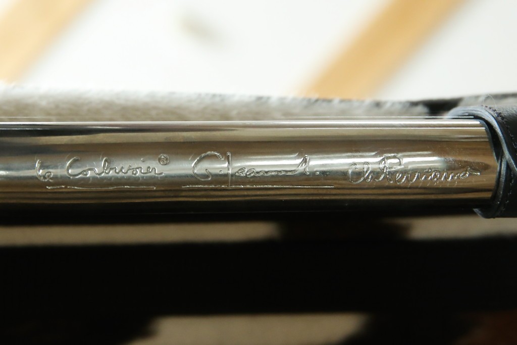 中古　美品　Cassina(カッシーナ)　本革　Le Corbusier(ル・コルビュジエ)が生んだ名作、LC4シェーズロング　定価約133万円　(R-086032)