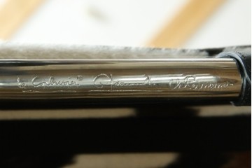 中古　美品　Cassina(カッシーナ)　本革　Le Corbusier(ル・コルビュジエ)が生んだ名作、LC4シェーズロング　定価約133万円　(R-086032)