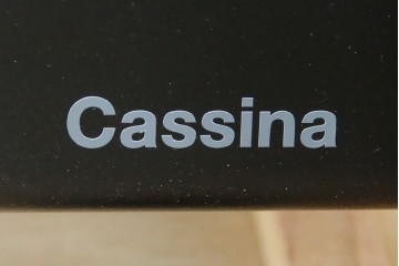 中古　美品　Cassina(カッシーナ)　本革　Le Corbusier(ル・コルビュジエ)が生んだ名作、LC4シェーズロング　定価約133万円　(R-086032)