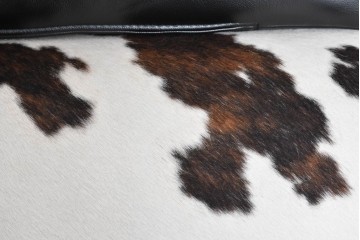 中古　美品　Cassina(カッシーナ)　本革　Le Corbusier(ル・コルビュジエ)が生んだ名作、LC4シェーズロング　定価約133万円　(R-086032)