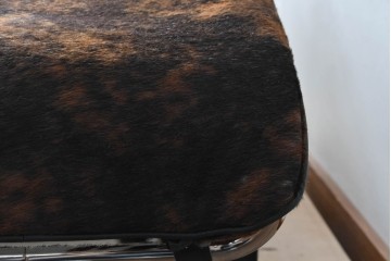 中古　美品　Cassina(カッシーナ)　本革　Le Corbusier(ル・コルビュジエ)が生んだ名作、LC4シェーズロング　定価約133万円　(R-086032)
