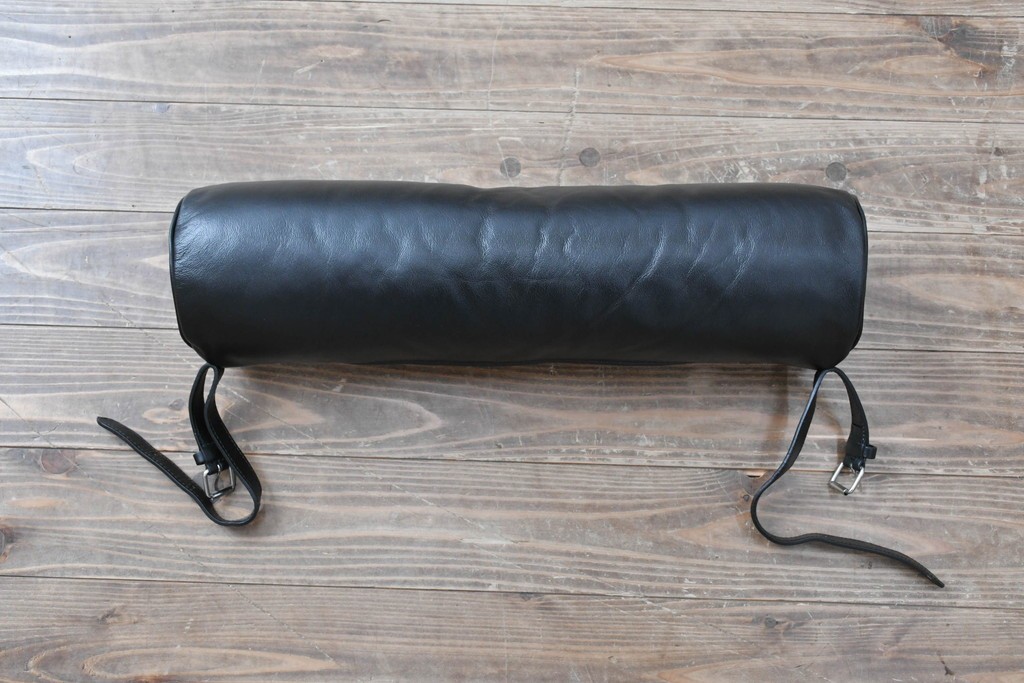 中古　美品　Cassina(カッシーナ)　本革　Le Corbusier(ル・コルビュジエ)が生んだ名作、LC4シェーズロング　定価約133万円　(R-086032)