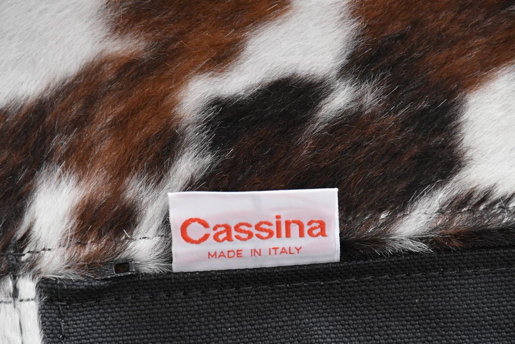 中古　美品　Cassina(カッシーナ)　本革　Le Corbusier(ル・コルビュジエ)が生んだ名作、LC4シェーズロング　定価約133万円　(R-086032)