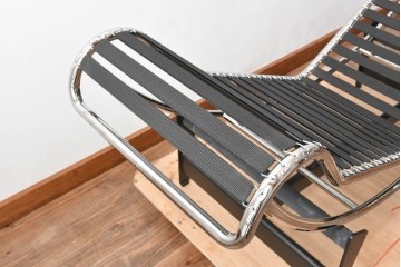 中古　美品　Cassina(カッシーナ)　本革　Le Corbusier(ル・コルビュジエ)が生んだ名作、LC4シェーズロング　定価約133万円　(R-086032)